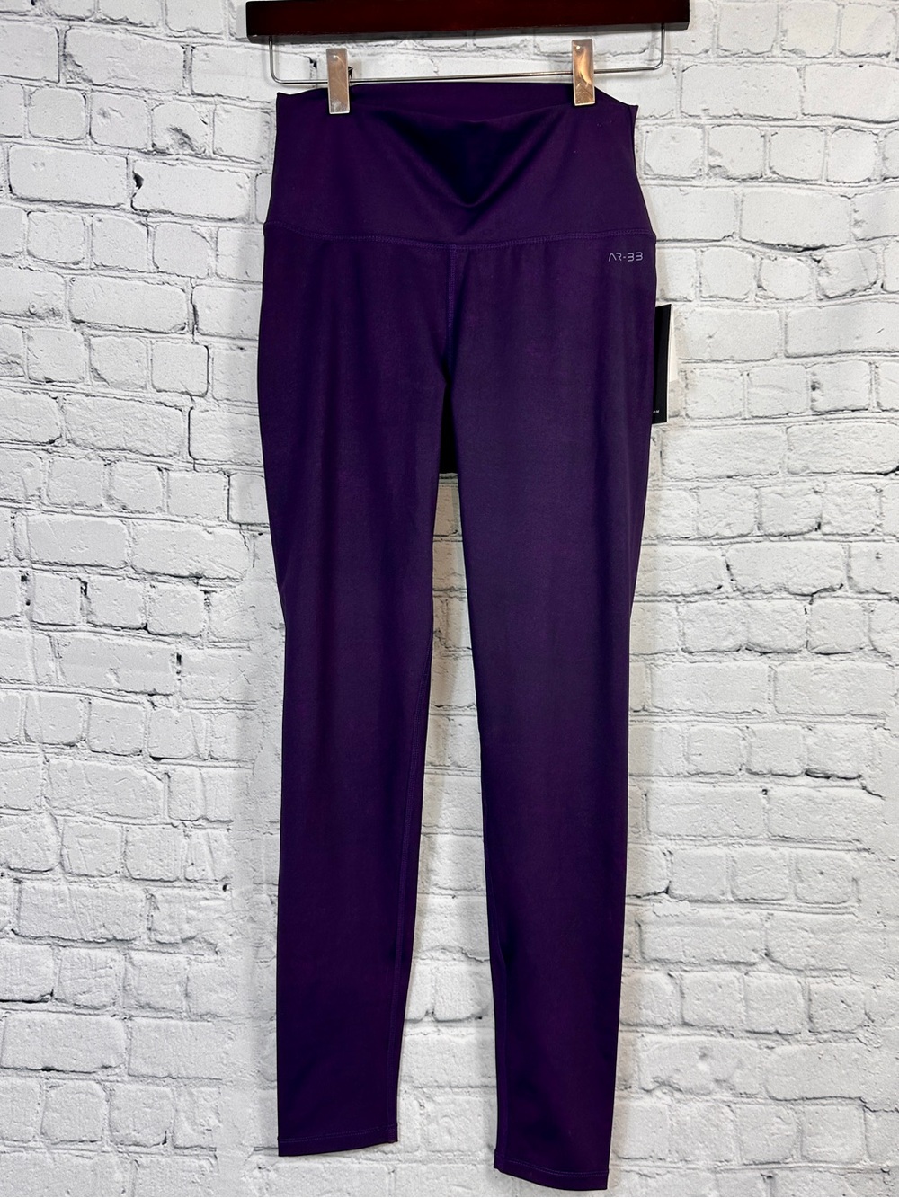 AR-33 Alpha High Waist amethyst leggings, size medium